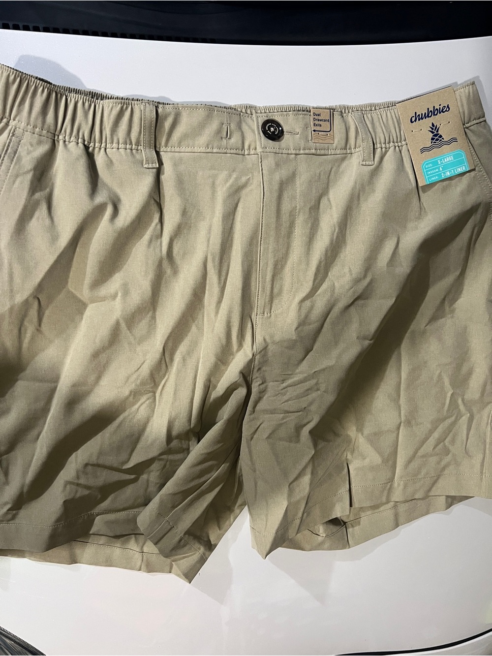 chubbies Men's Khaki Flat-Front Elastic-Waist Shorts